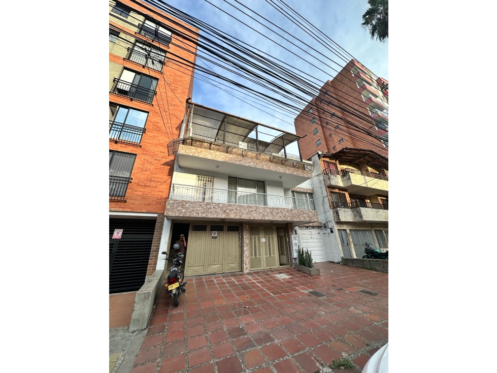 CASA EN VENTA/RENTA SECTOR ESTADIO TERCER PISO