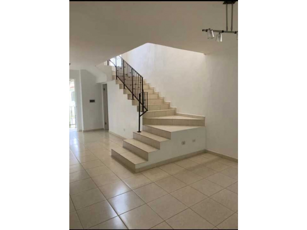 CASA EN VILLA LUCRE VILLA AZORES 3REC 2B L/B 263M2 PATIO — foto 4