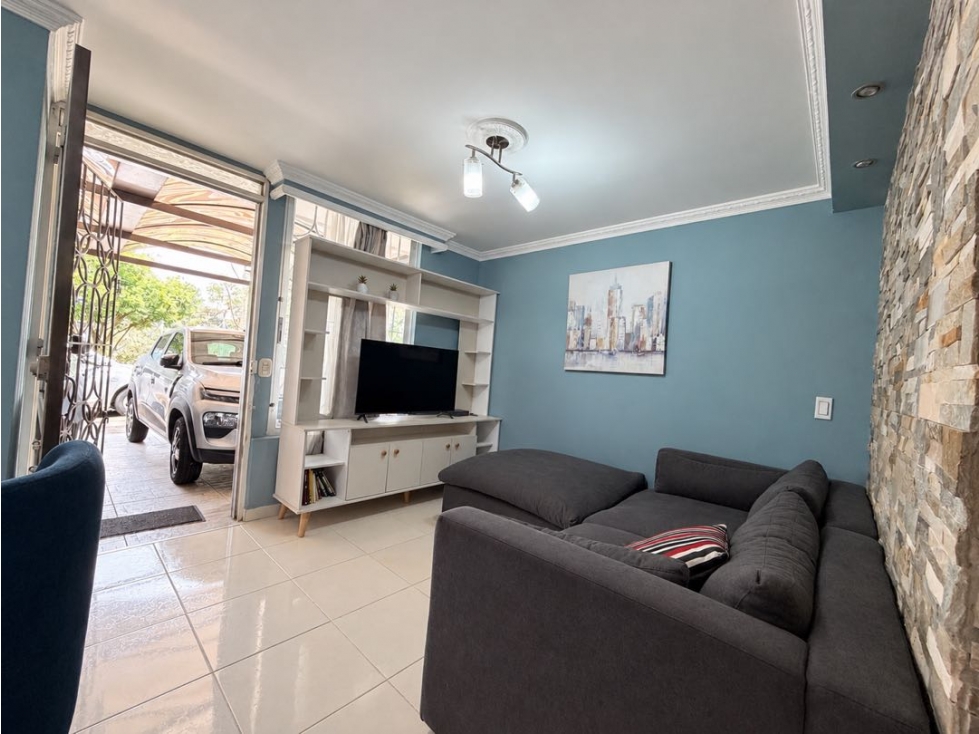CASA EN VILLAVERDE/ DOBLE PARQUEADERO — foto 6