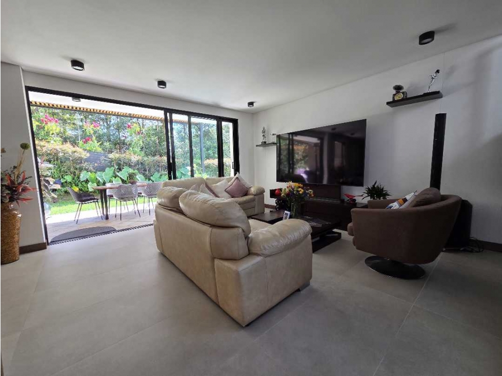 CASA EN ZONA URBANA DEL RETIRO - 6