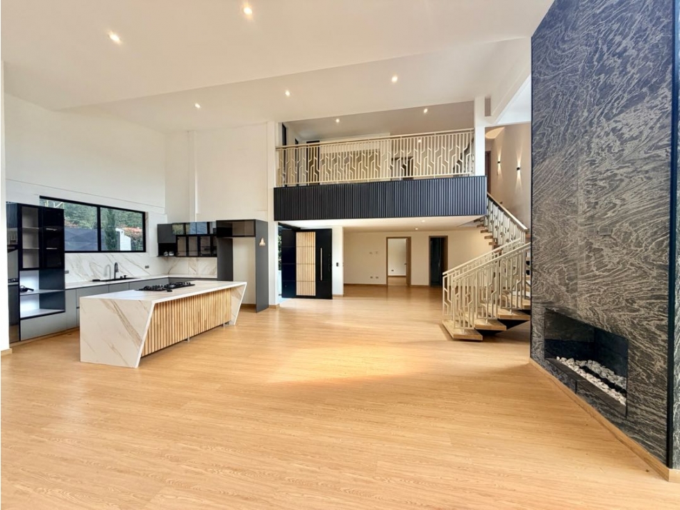 Casa entre verde, diseño y ciudad en Loma del Escobero | Parc. Privada — foto 2