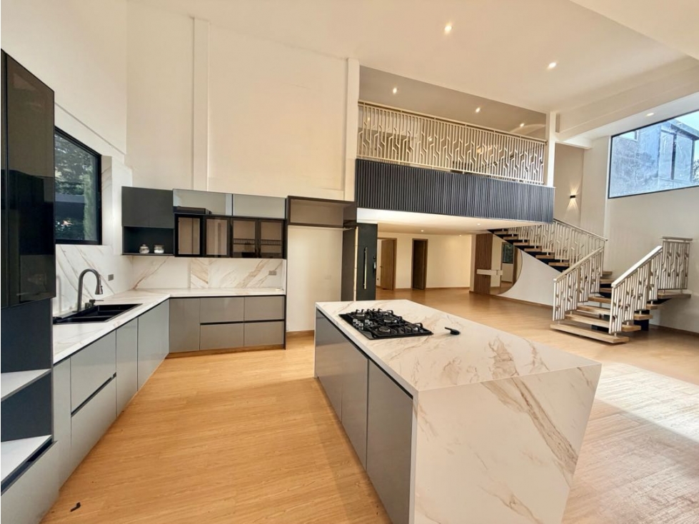 Casa entre verde, diseño y ciudad en Loma del Escobero | Parc. Privada — foto 3