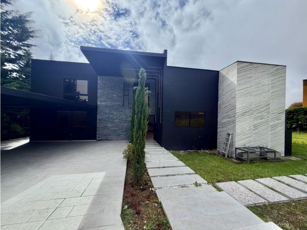 Casa entre verde, diseño y ciudad en Loma del Escobero | Parc. Privada — foto 4