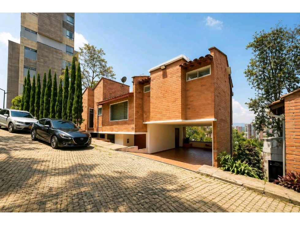 CASA EN VENTA TRANSVERSAL SUPERIOR