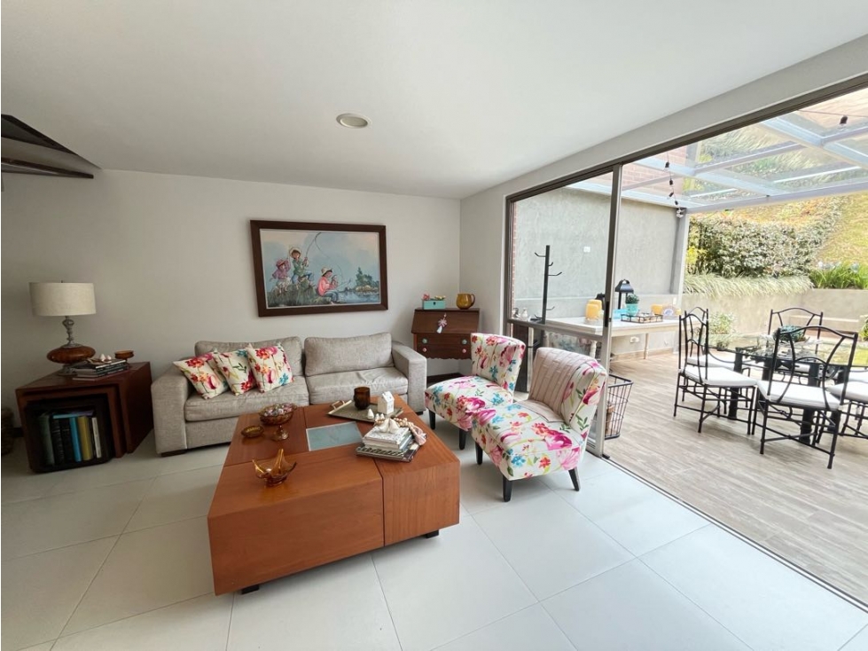 CASA ENVIGADO LOMA DEL CHOCHO 220mt2-3 alcobas-TerrazaJardín-Reformada — foto 3