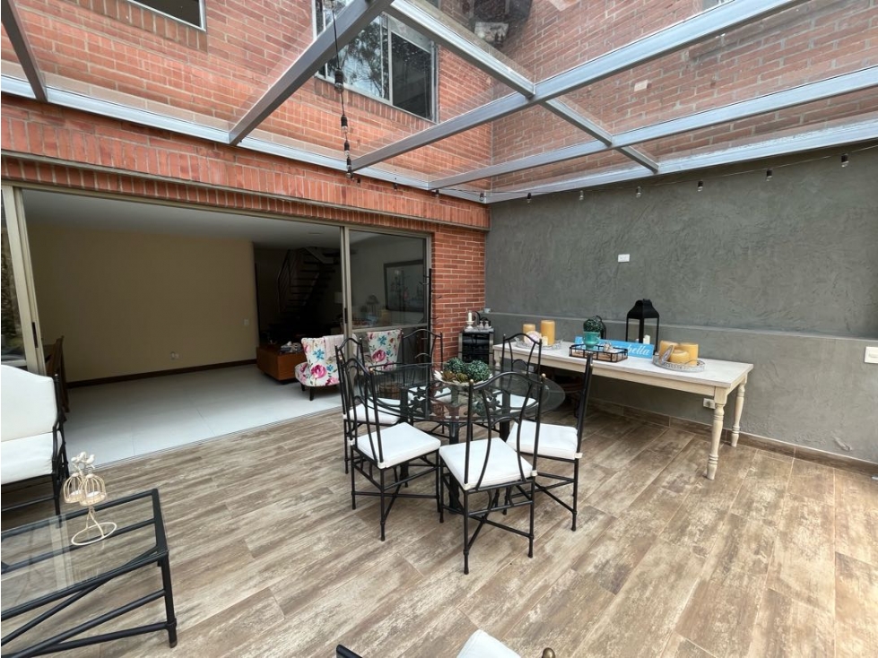 CASA ENVIGADO LOMA DEL CHOCHO 220mt2-3 alcobas-TerrazaJardín-Reformada — foto 6