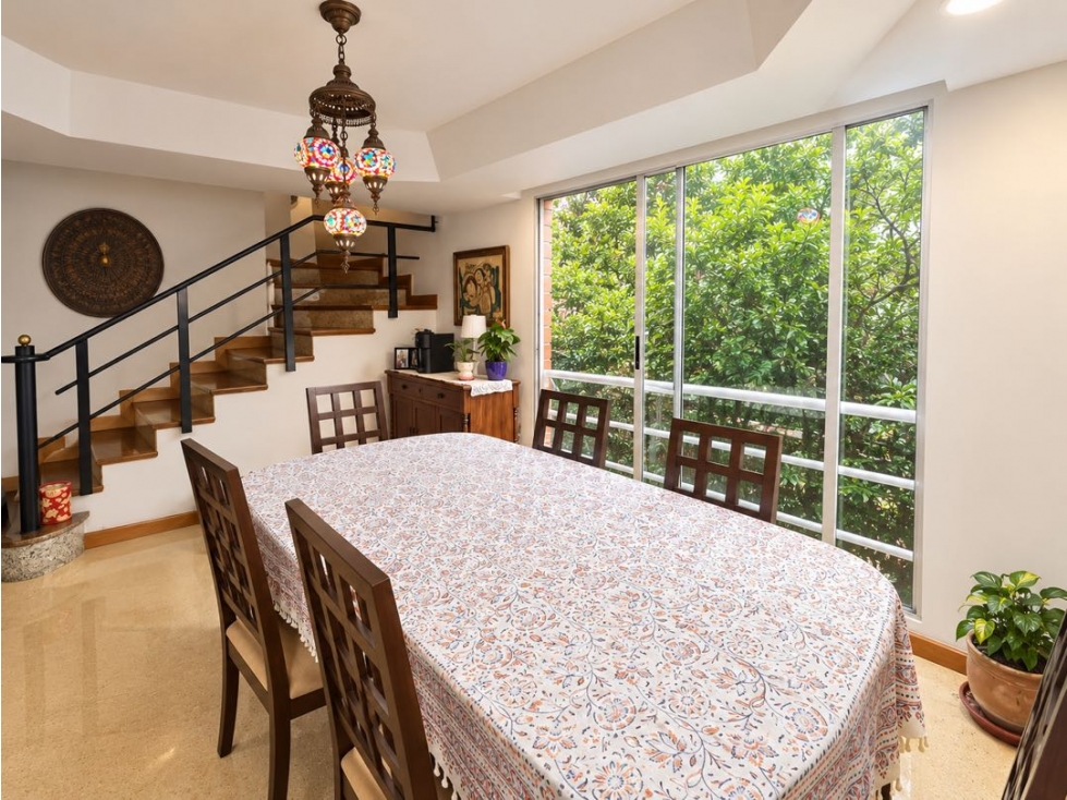 CASA ENVIGADO LOMA DEL ESMERALDAL 267mt2-3 ALCOBAS-4 BAÑOS+SERVICIO