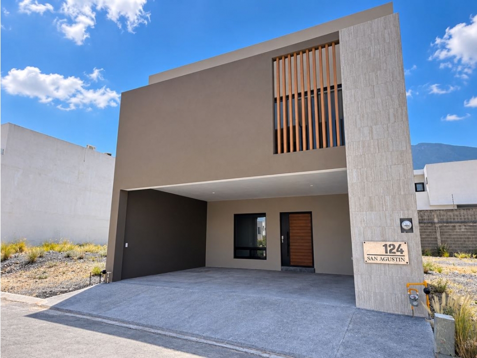 Casa Equipda en venta en Santoral en García - 1
