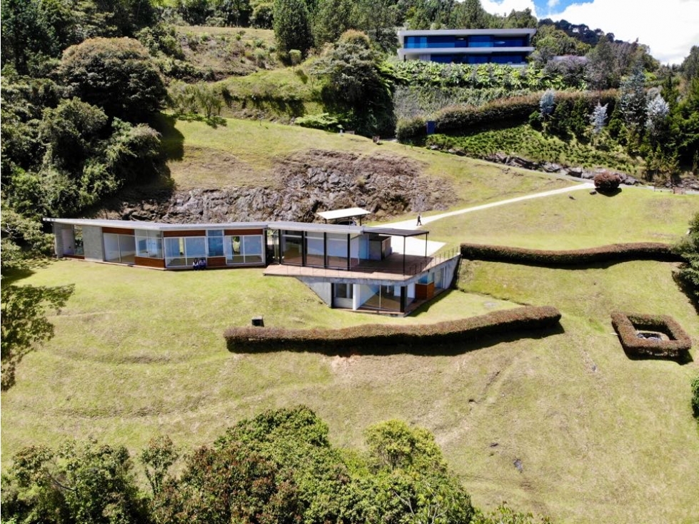 Casa espectacular - Vía Las Palmas - Envigado - Vista a Todo el Valle