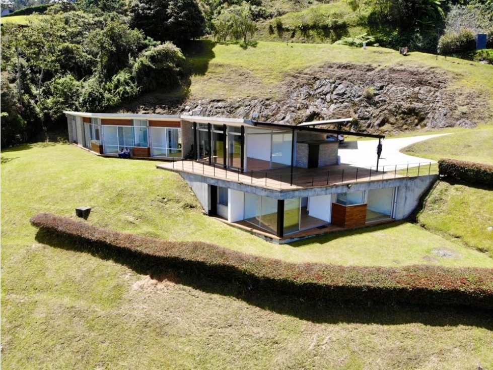 Casa espectacular - Vía Las Palmas - Envigado - Vista a Todo el Valle — foto 2