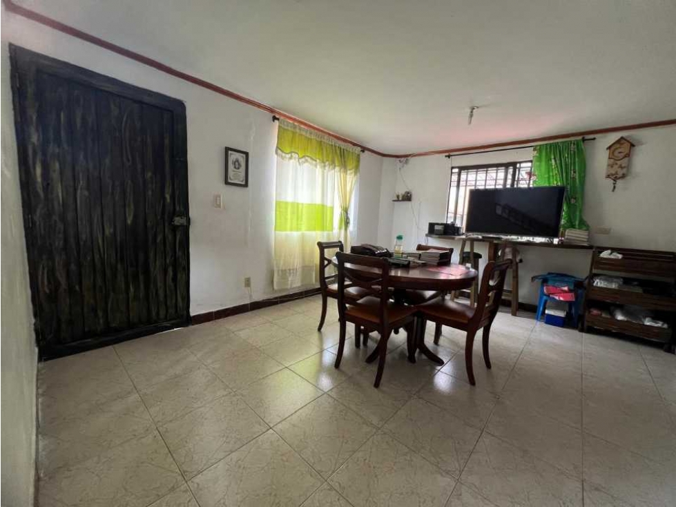 Casa esquinera a la venta con Garage - 2