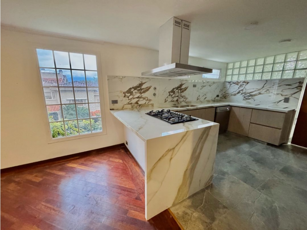Casa esquinera cerca al Tesoro 4 alcobas + servicio — foto 3