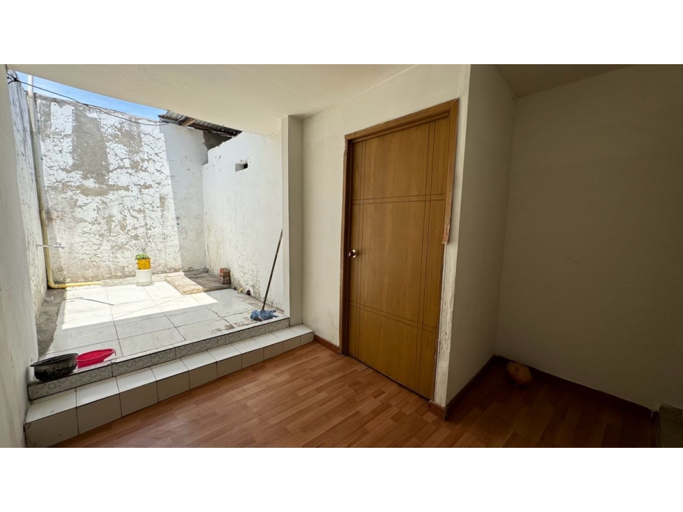 Casa esquinera con apartamentos y local en venta Barrio Nuevo Palmira - 6