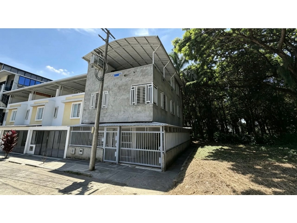 Casa esquinera con terraza en venta | Urbanización El Bosque - Palmira