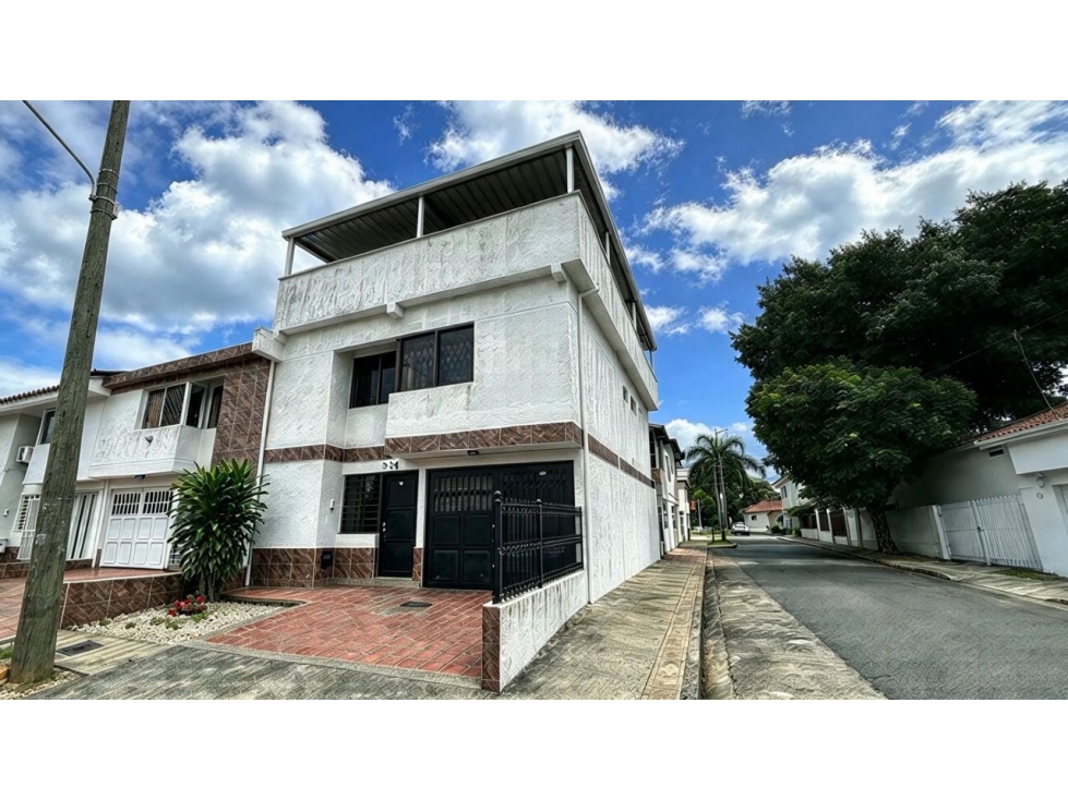 Casa esquinera con terraza en venta | Las Flores - Palmira