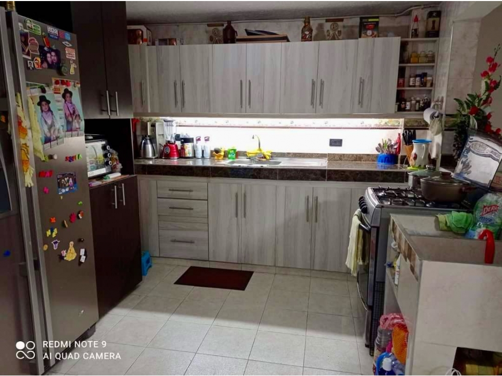 Casa esquinera de tres pisos en venta - Barrio El Sembrador Palmira — foto 2