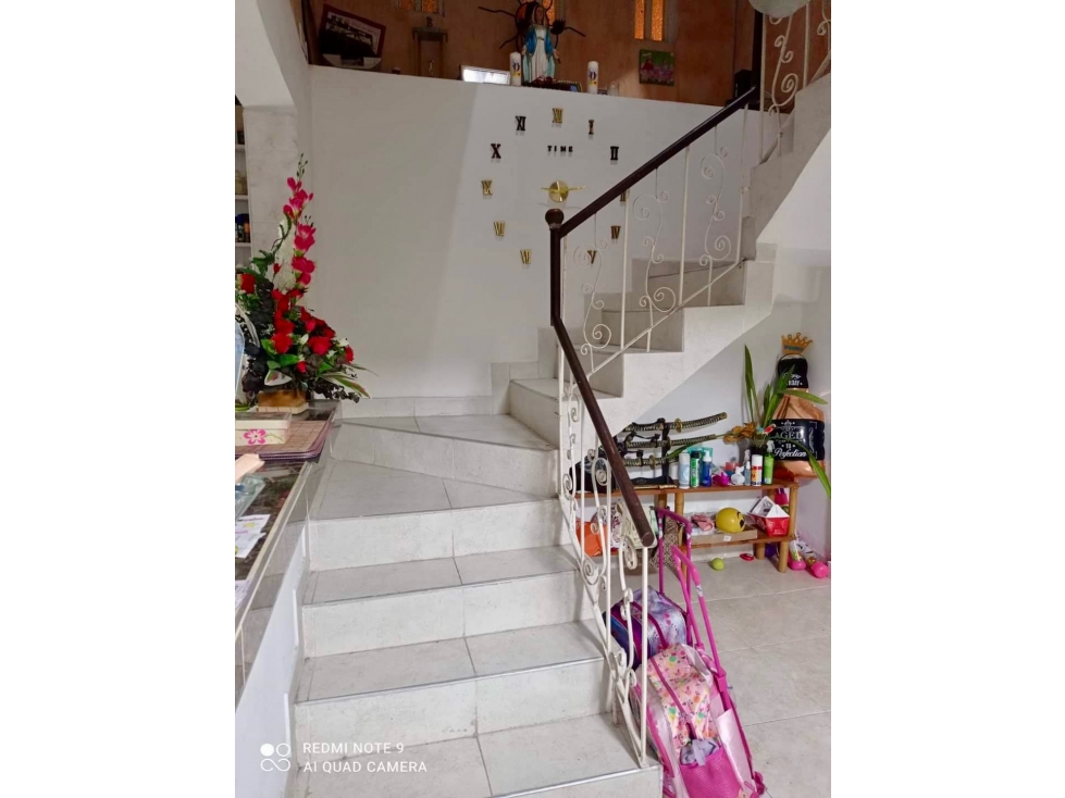 Casa esquinera de tres pisos en venta - Barrio El Sembrador Palmira — foto 5