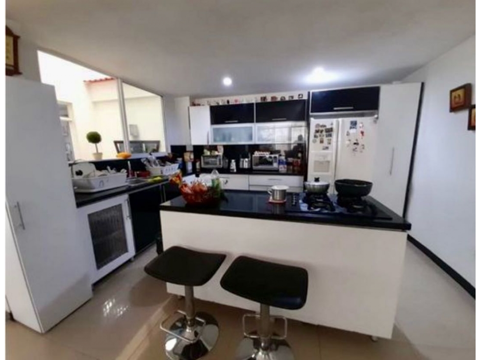 Casa esquinera de tres pisos en venta - Barrio Las Mercedes Palmira — foto 6