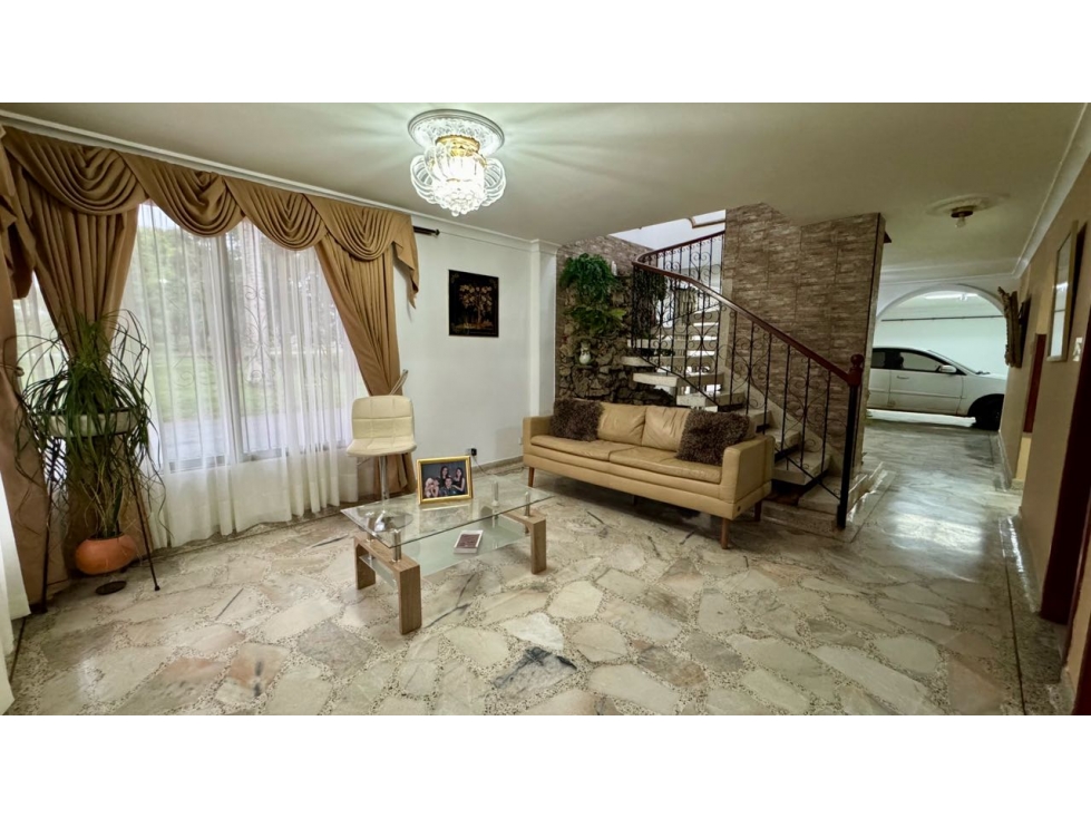 Casa esquinera con terraza en venta | Las Flores - Palmira