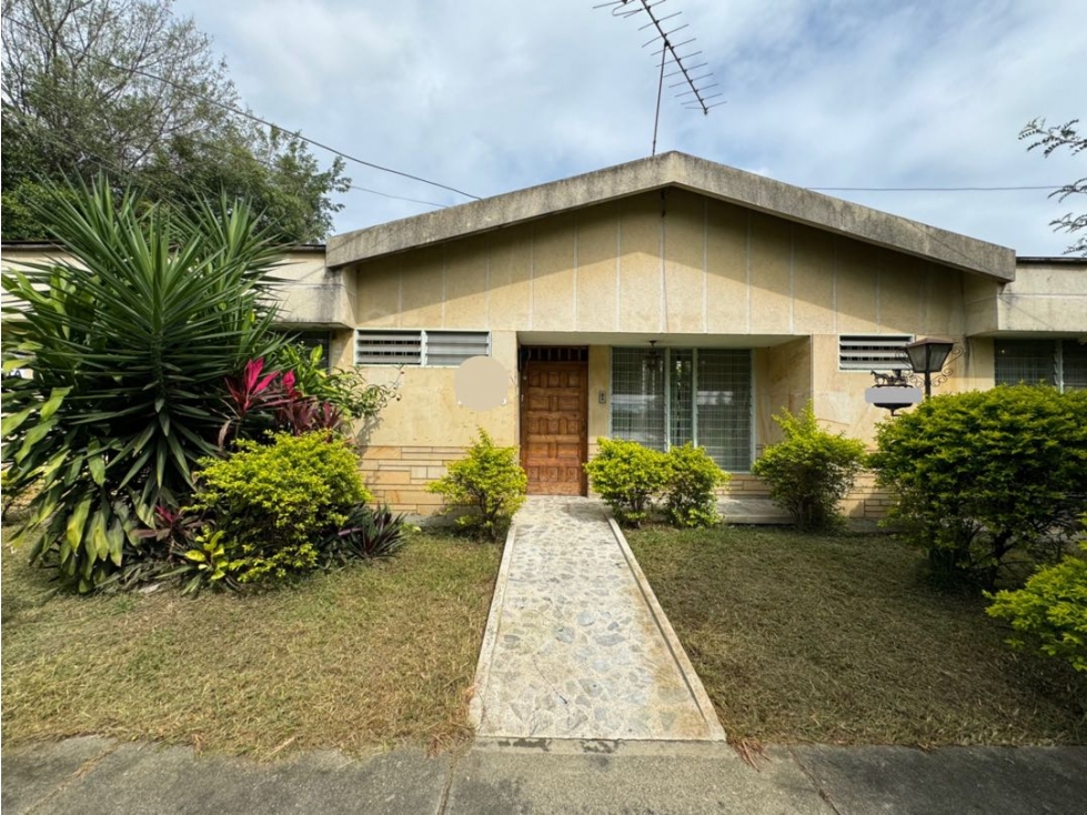 Casa esquinera de una planta en venta Barrio Las Mercedes Palmira - 1