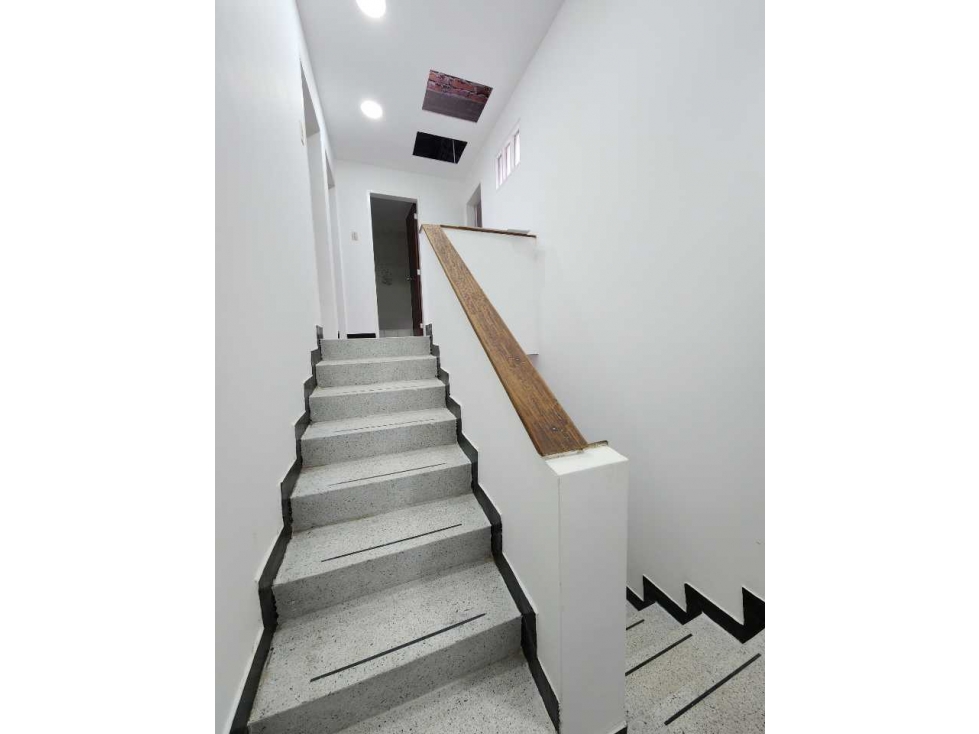 CASA ESQUINERA EN CENTRO DE ARMENIA para uso comercial o institucional — foto 2
