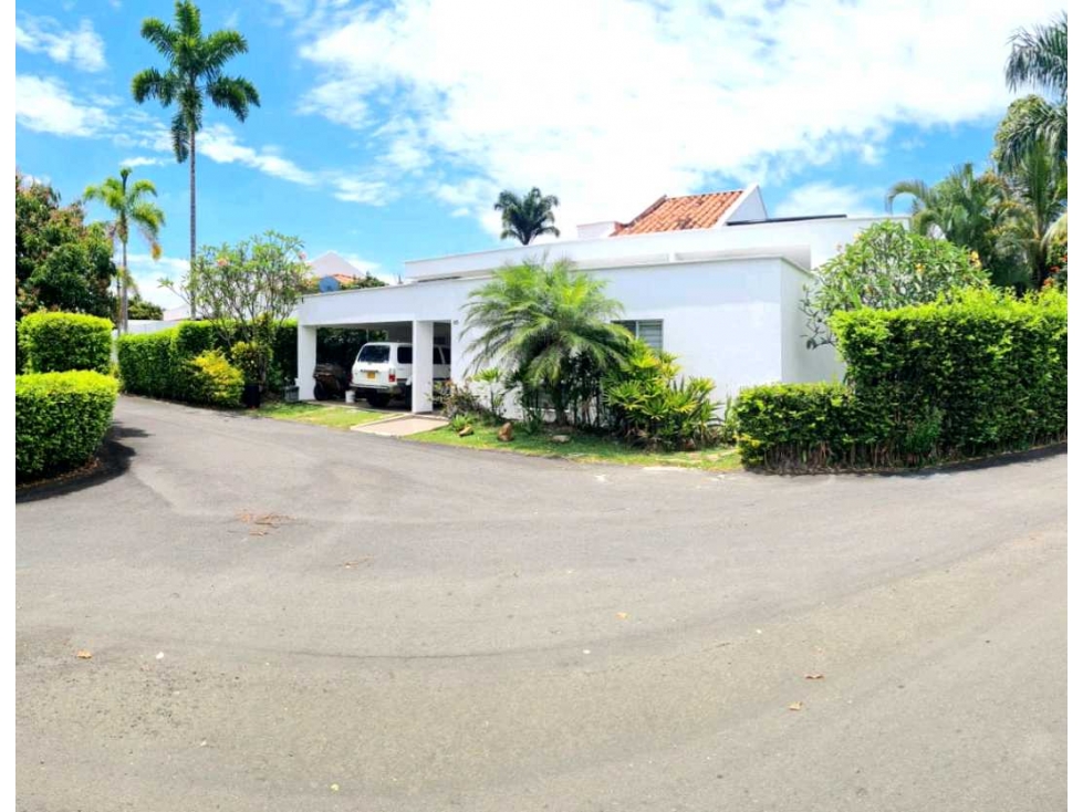 Casa esquinera en condomnio campestre