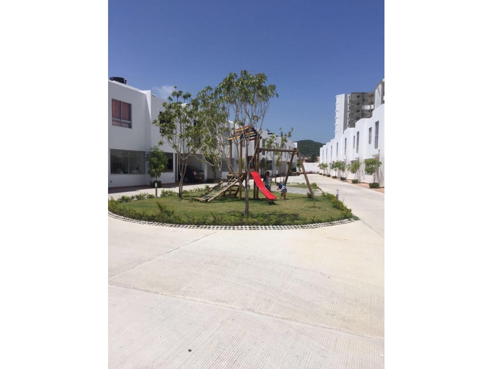Casa Esquinera en Conjunto cerrado cerca a la playa - 060 — foto 3