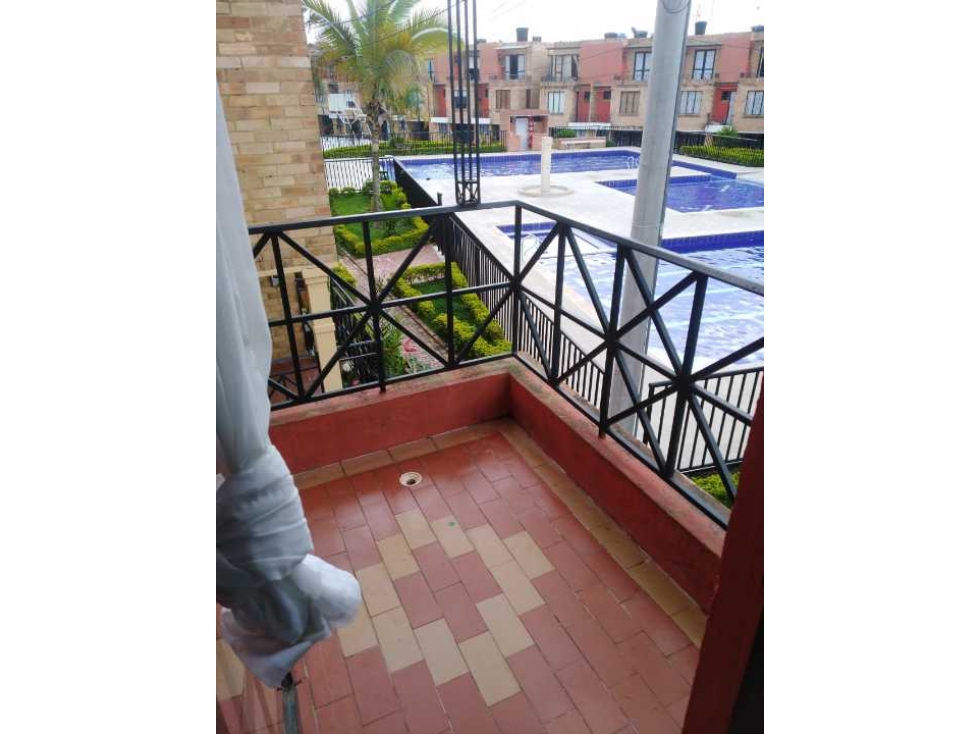 Casa Esquinera En Conjunto Urbano En La Mesa Cundi - 2
