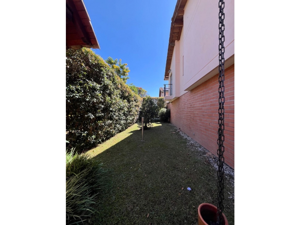 Venta de Casa esquinera en Llanogrande
