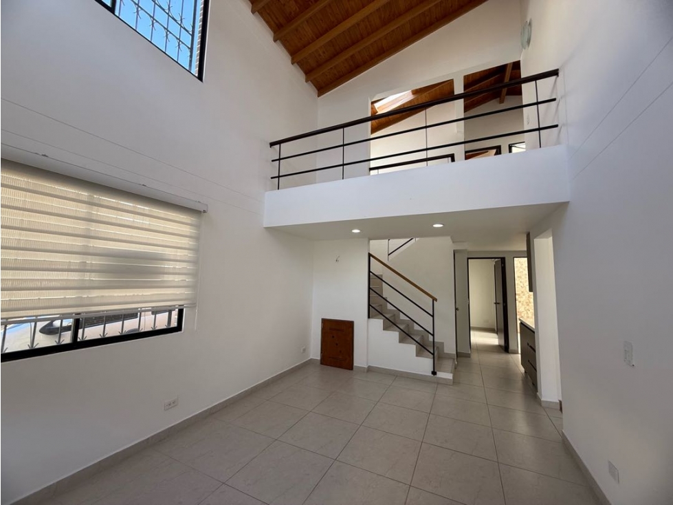 Casa esquinera en Urbanización abierta La Ceja — foto 3