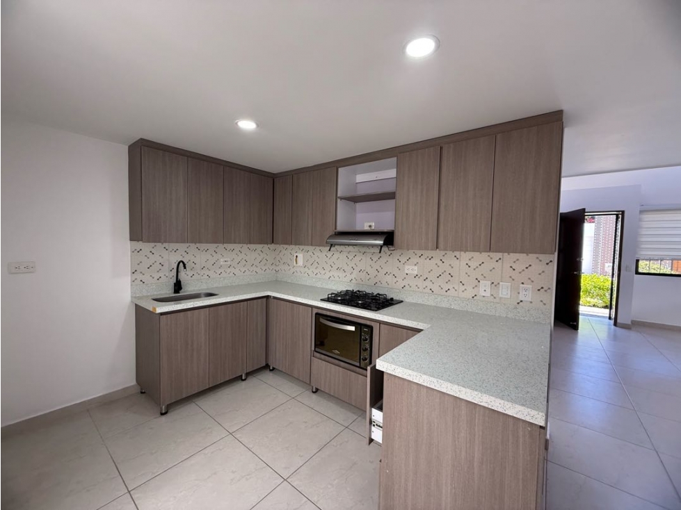 Casa esquinera en Urbanización abierta La Ceja — foto 5