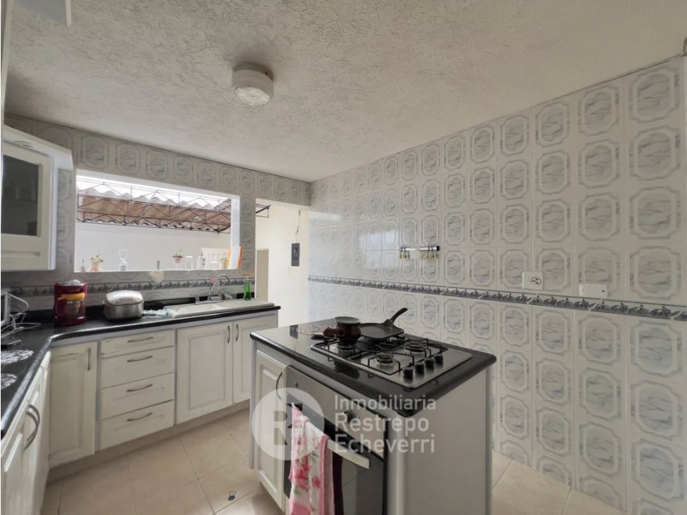 Casa esquinera en venta, barrio La Francia, Manizales — foto 6