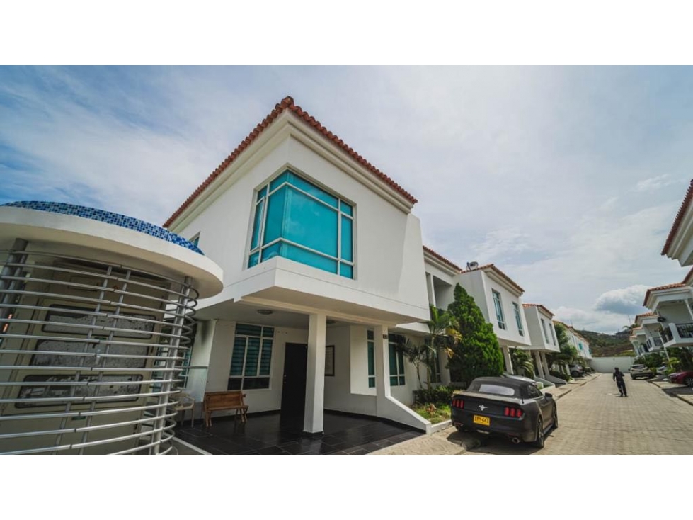Casa esquinera en venta condominio aquamarina rodadero reservado