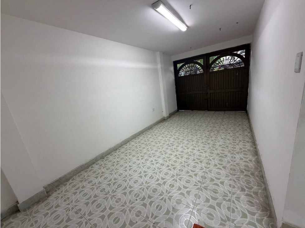 CASA ESQUINERA, USO DE SUELOS PARA SALUD EN VENTA. EL LIDO AMS.9742995 — foto 2