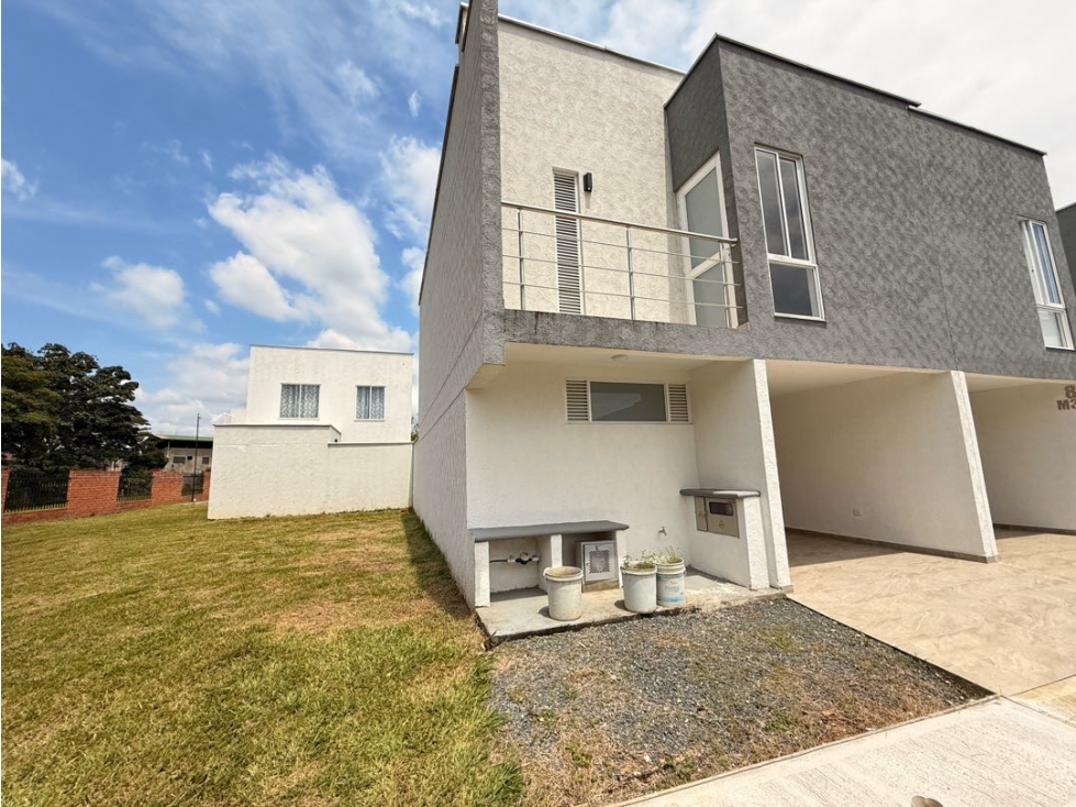 Casa Esquinera en Venta en el Conjunto residencial Solares del country — foto 2