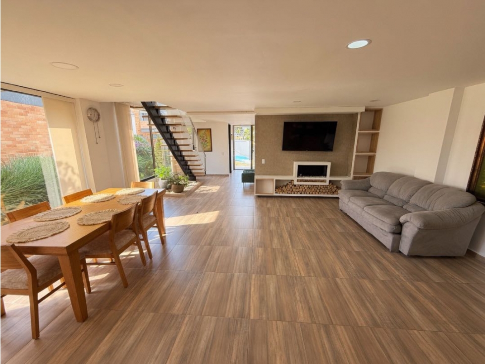 Casa esquinera en venta en exclusiva unidad cerrada. — foto 5
