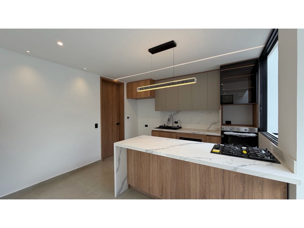 Casa esquinera en venta en La Ceja, Sector Campestre Real