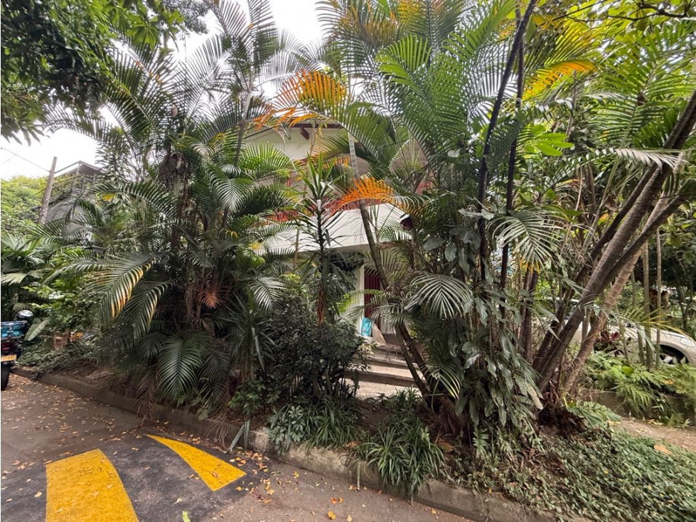 CASA ESQUINERA UBICADA EN ENVIGADO EN UNIDAD CERRADA