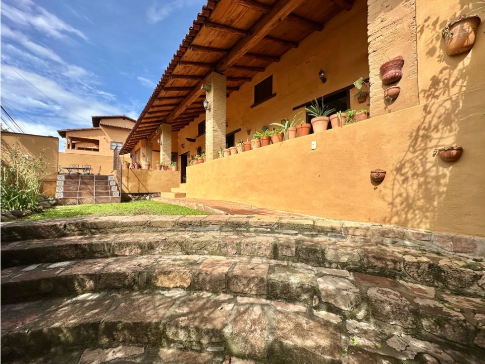 CASA ESTILO MEXICANO | JARDÍN | AMUEBLADA | MASCOTA | VALLE DE BRAVO — foto 2