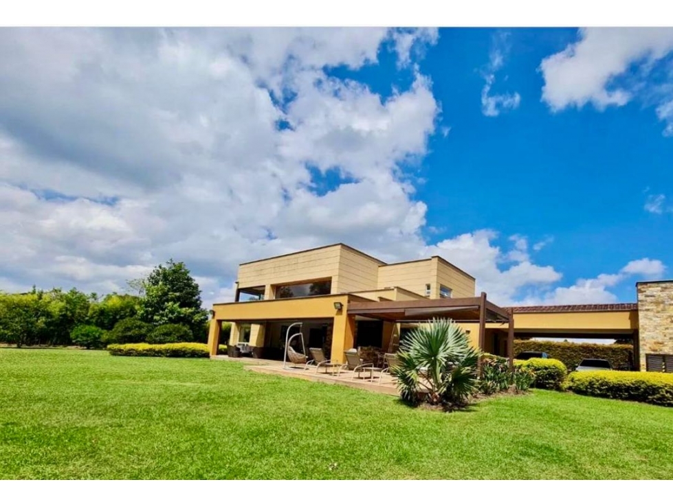 Casa exclusiva en parcelacion para venta en Llanogrande