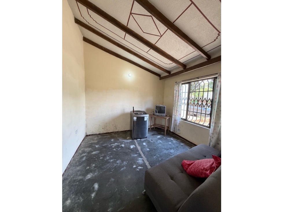CASA EXTERNA VEHICULAR UNIFAMILIAR EN SUR CENTRAL SECTOR SAN JUDAS — foto 4