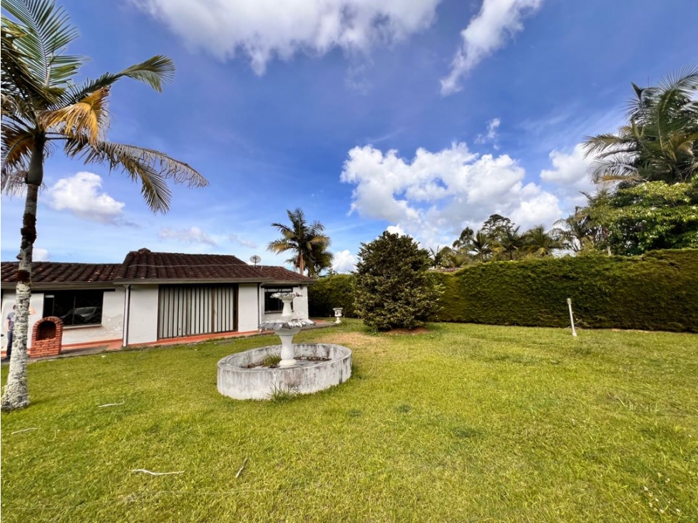 CASA FINCA CON EXCELENTE UBICACIÓN EN VENTA EN CABECERAS LLANOGRANDE..