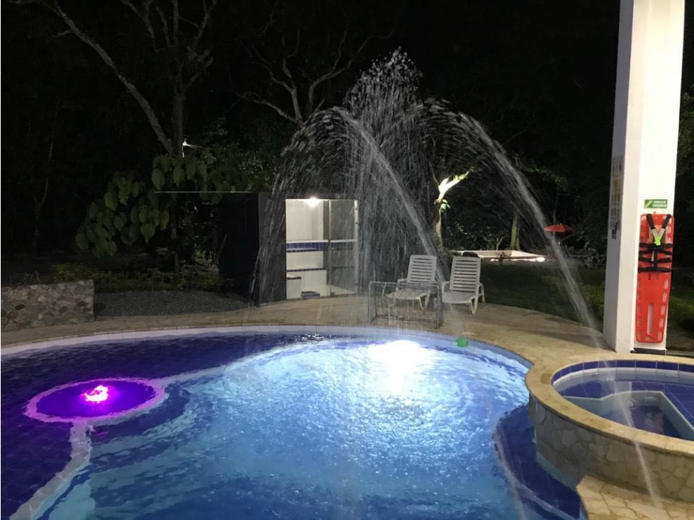 Casa finca de 2 pisos con piscina / San Jerónimo — foto 3