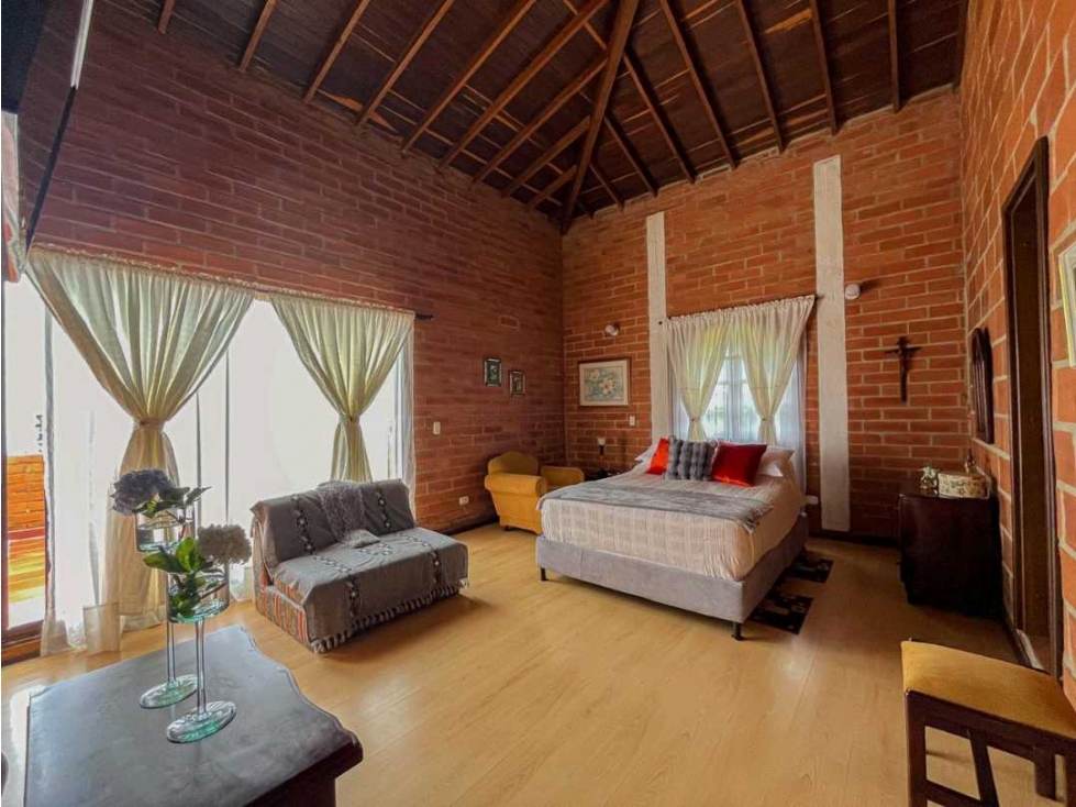 Casa Finca de 310 m2 en parcelacion en Santa Elena / Lote de 6.450 m2 — foto 3