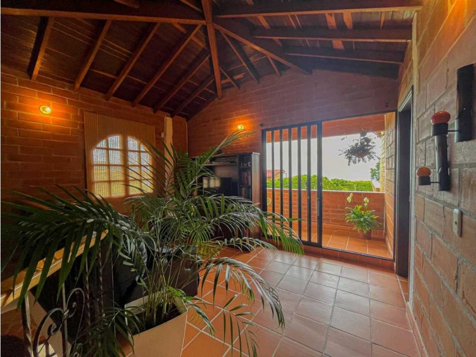 Casa Finca de 310 m2 en parcelacion en Santa Elena / Lote de 6.450 m2 — foto 4
