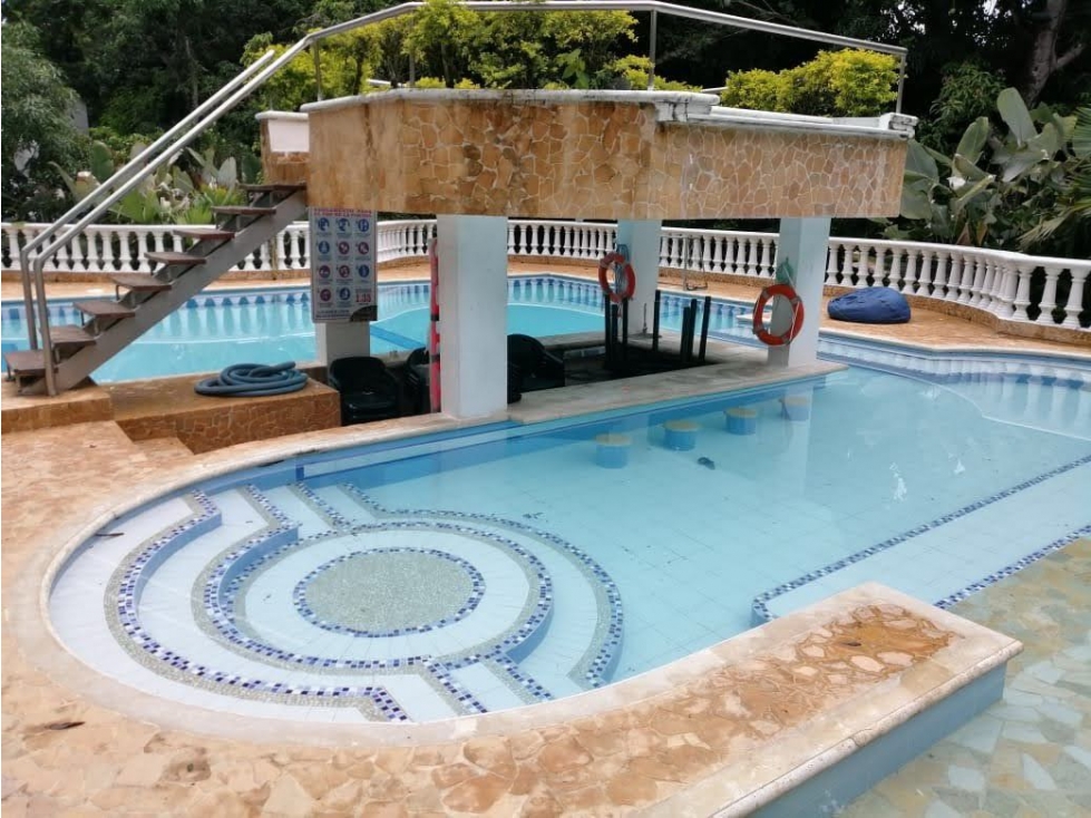Casa finca de 3 pisos y piscina / San Jerónimo — foto 6