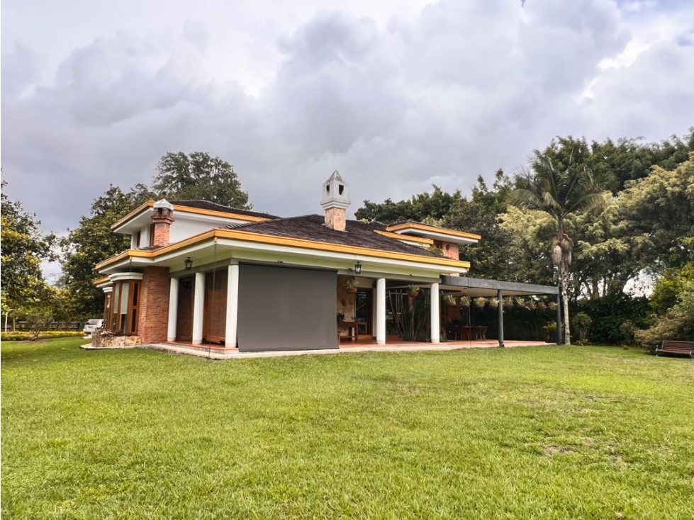 CASA FINCA DE LUJO EN VENTA EN LLANOGRANDE ~ SECTOR CLUB ~ Ganga. — foto 4