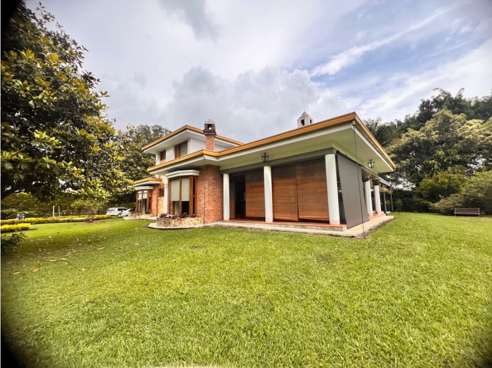 CASA FINCA DE LUJO EN VENTA EN LLANOGRANDE ~ SECTOR CLUB ~ Ganga. — foto 5