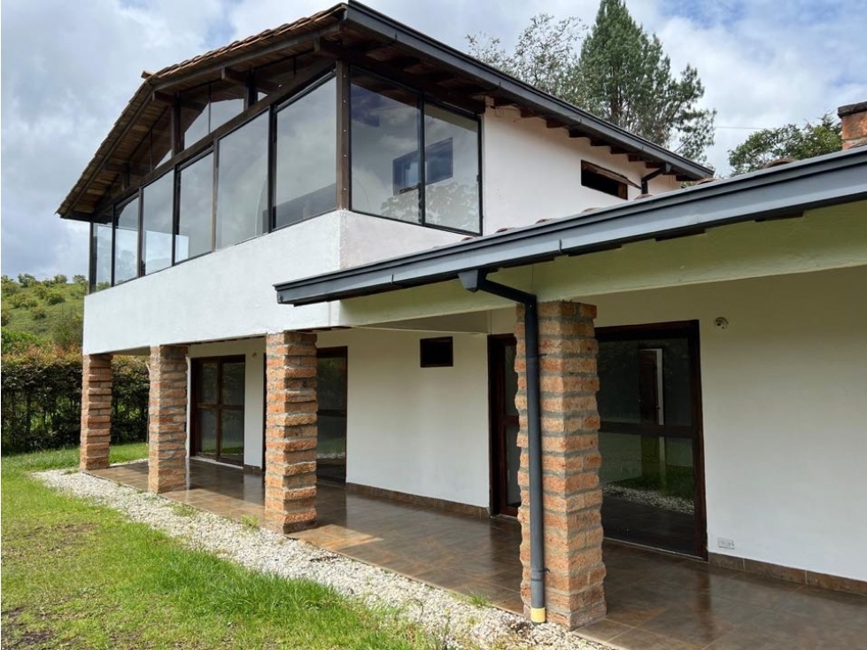 CASA FINCA EL RETIRO ANTIOQUIA EN UNIDAD CERRADA