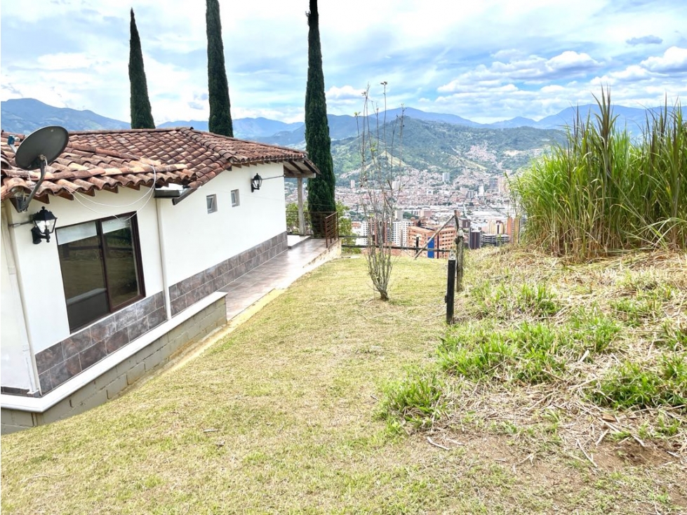 CASA FINCA EN ARRIENDO ENTRE ENVIGADO Y SABANETA - 2